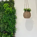 34 Independante Et Privee Avec Service De Navette En Supplement Apartment *
